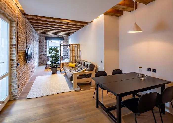 Onlviv Rynok Square 18 Two