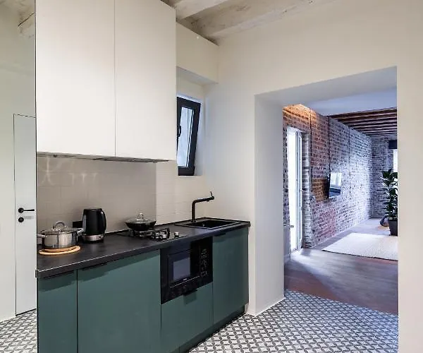 Onlviv Rynok Square 18 Two Апартаменти *